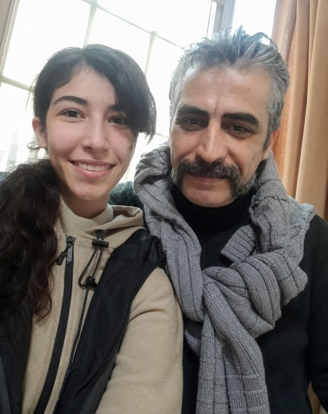 Mehdi Meskin-Navaz gemeinsam mit seiner Tochter